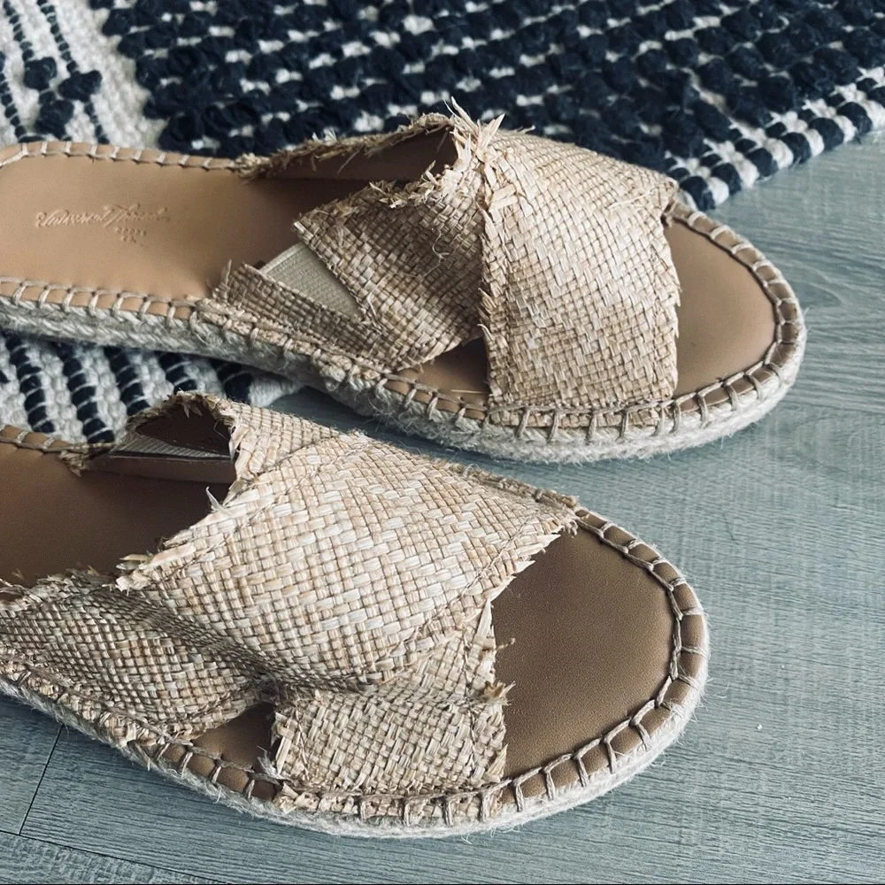 Universal Thread Natural Tan Frayed Espadrille Slide Sandals